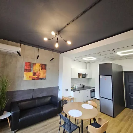 дизайнерська -студія жк аполлон на куліковському Apartment
